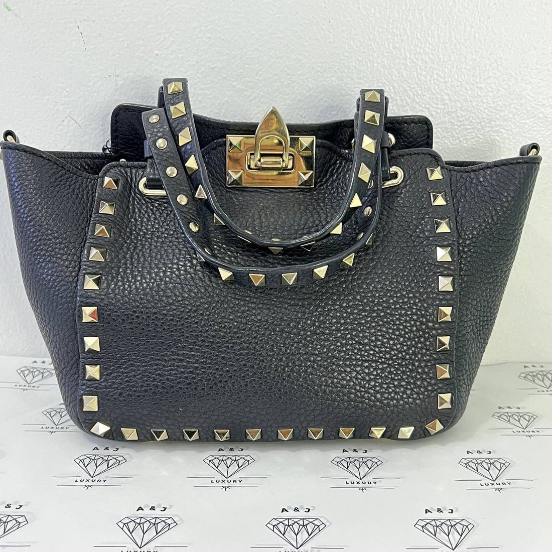 [PRE LOVED] Valentino Small Pebbled Tote in Black GHW