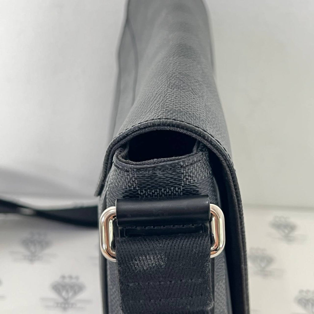 [PRE LOVED] Louis Vuitton District PM in Graphite Canvass (CA2155)