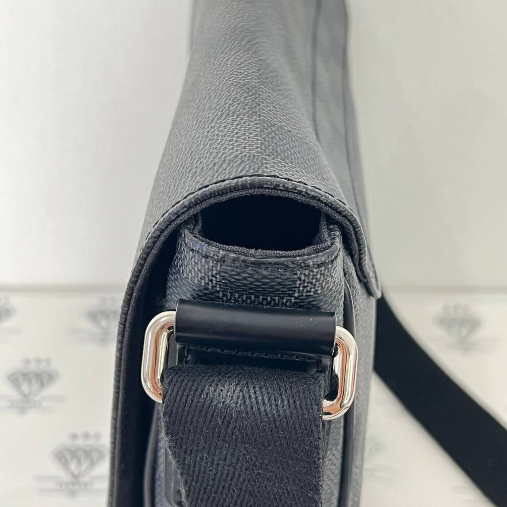 [PRE LOVED] Louis Vuitton District PM in Graphite Canvass (CA2155)