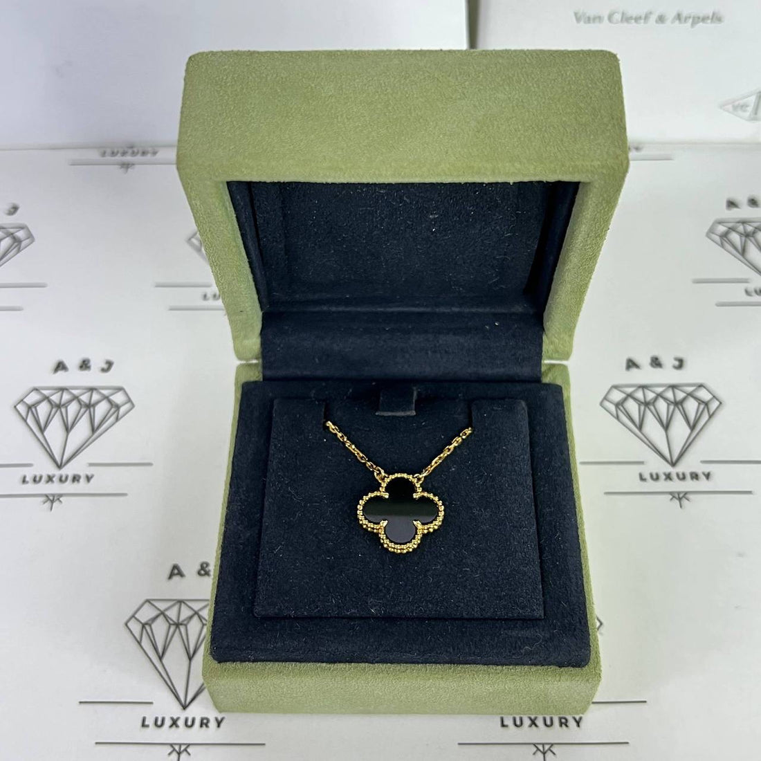 [PRE LOVED] Van Cleef & Arpels Vintage Alhambra Pendant in Onyx Mother of Pearl (2020)