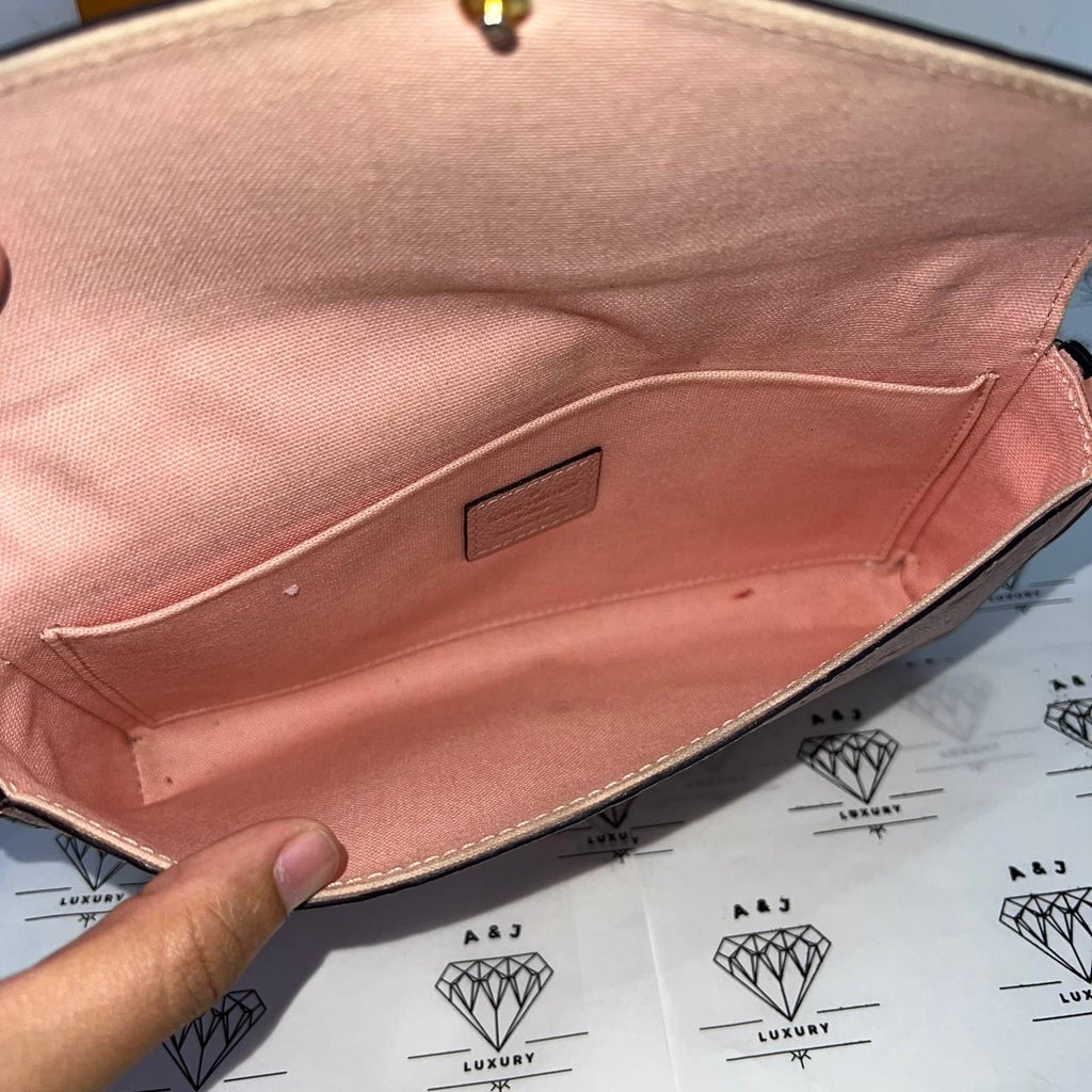 [PRE LOVED] Louis Vuitton Felicie in Light Pink Empreinte Leather GHW (SP0187)