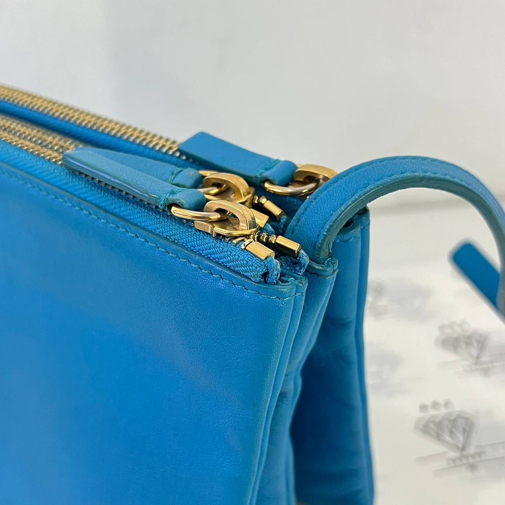 [PRE LOVED] Celine Small Trio Sling in Turqouise