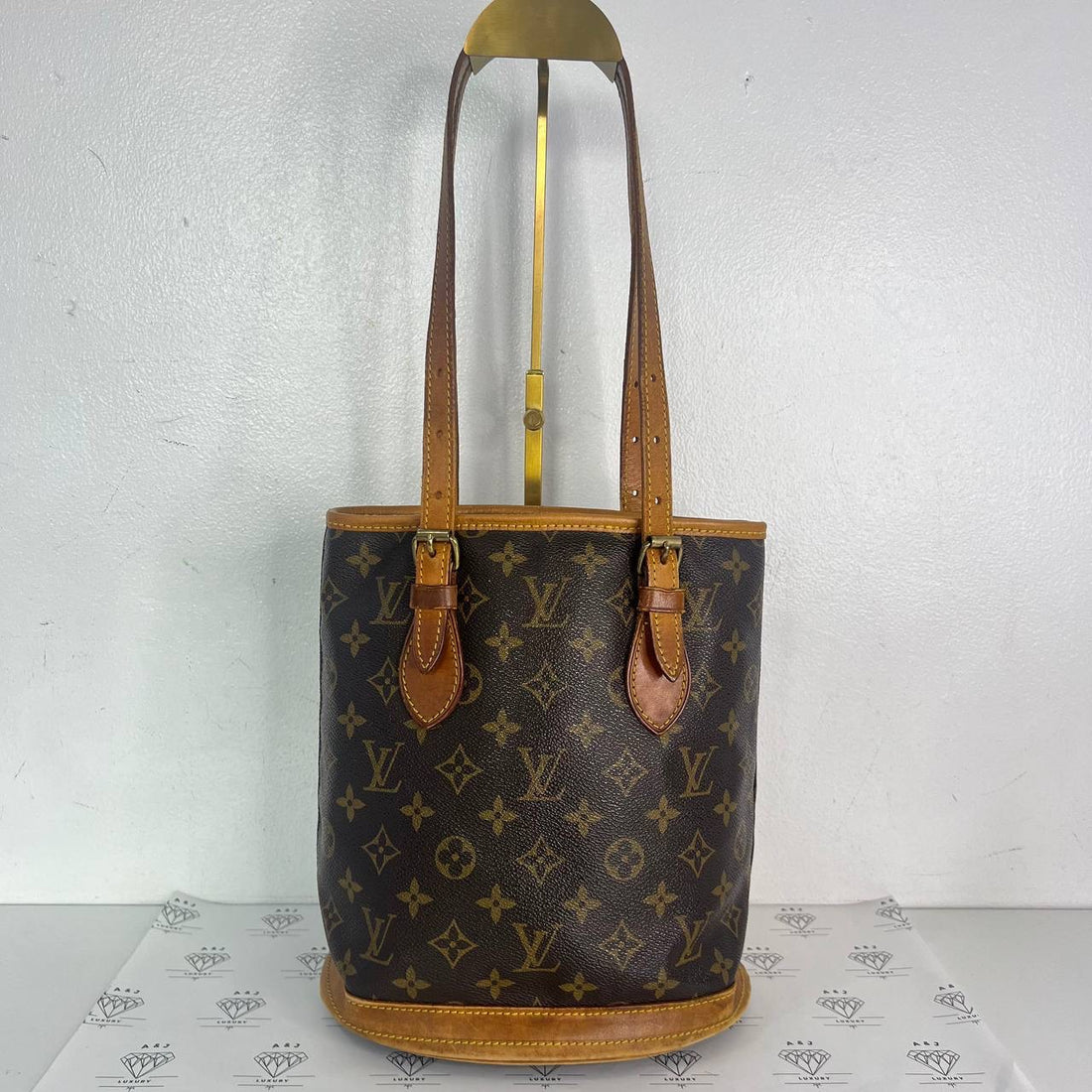 [PRE LOVED] Louis Vuitton Petit Bucket Bag in Monogram Canvass (AR0968)
