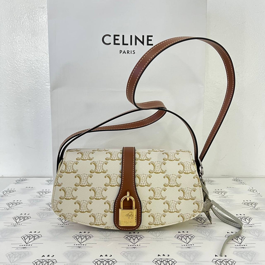 [PRE LOVED] Celine Clutch on Strap Tabou in White/Tan