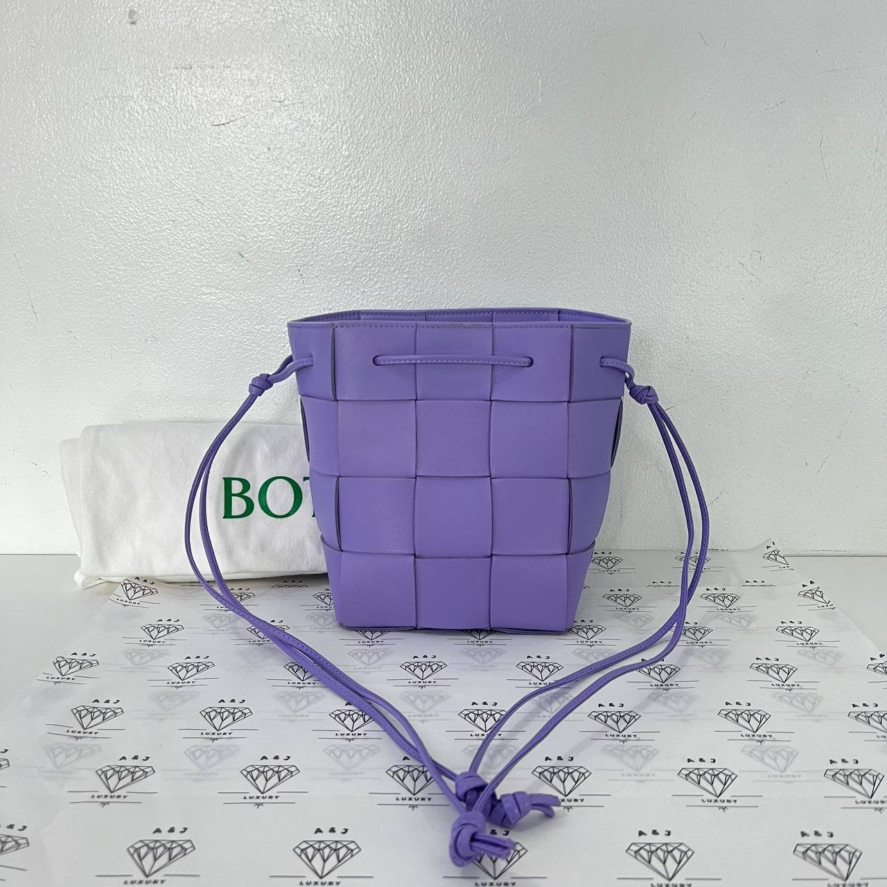 [PRE LOVED] Bottega Veneta Cassette Bucket Bag in Purple Intrecciato Leather