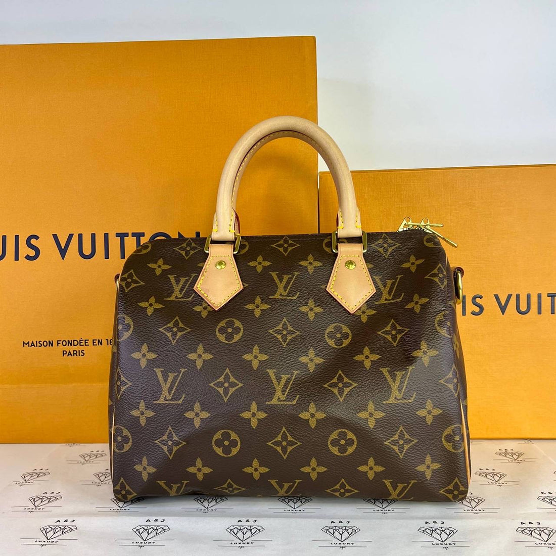 [PRE LOVED] Louis Vuitton Speedy Bandouliere 25 in Monogram Canvass (MB0230)