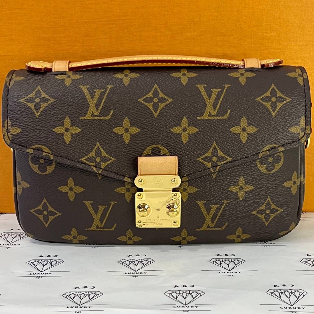 [PRE LOVED] Louis Vuitton Pochette Metis East West in Monogram Canvass (microchipped)