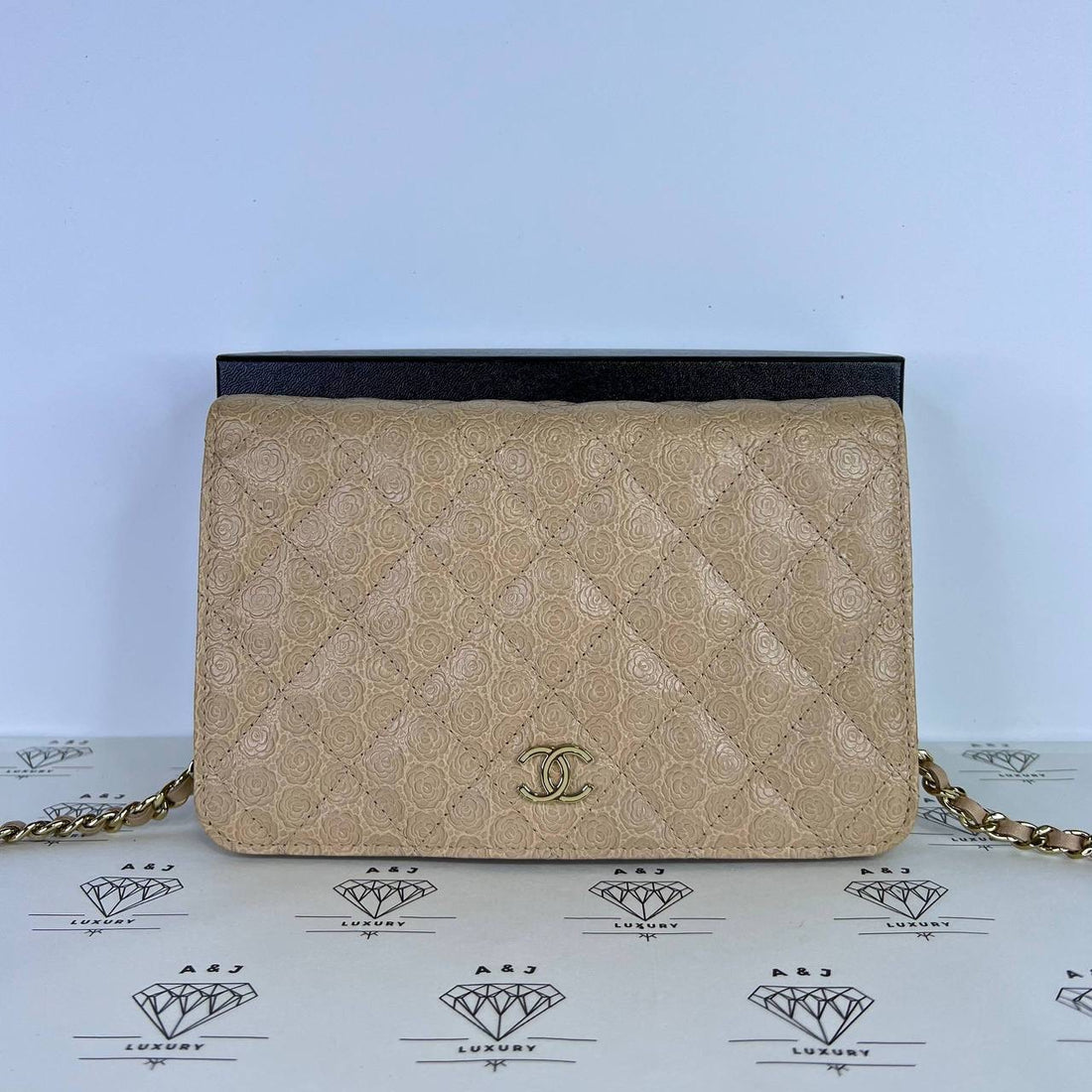 [PRE LOVED] Chanel Camellia Wallet on Chain in Beige GHW (Series 26)