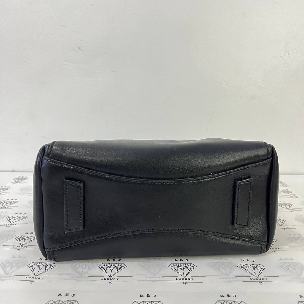 [PRE LOVED] Givenchy Mini Antigona Sport in Black