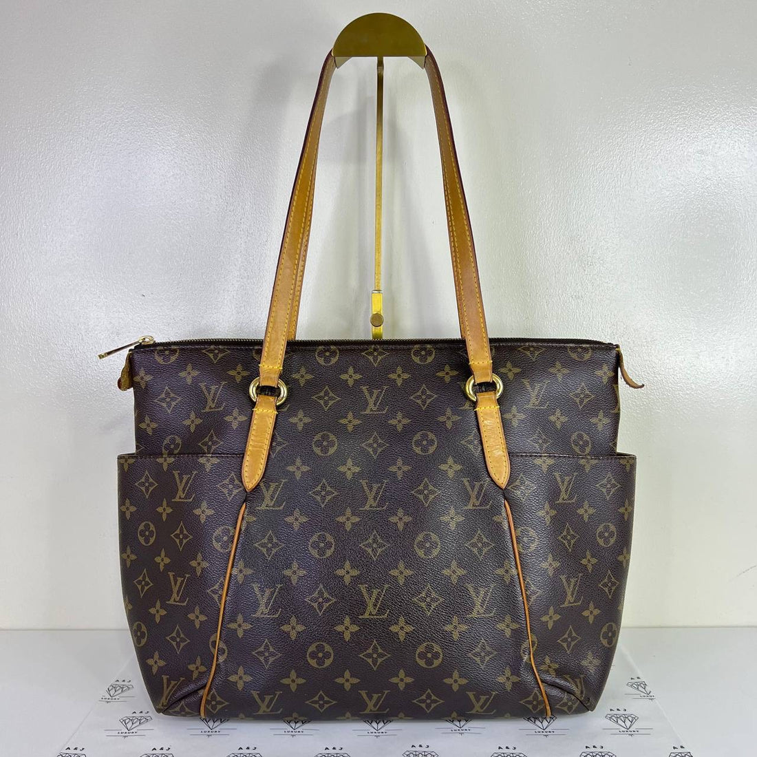 [PRE LOVED] Louis Vuitton Totally MM in Monogram Canvass (MB0150)