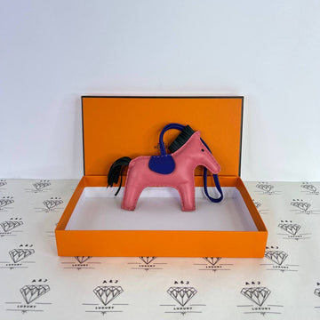 [PRE LOVED] Hermes Rodeo GM in Rose Azalee/Blue (Stamp A - 2017)