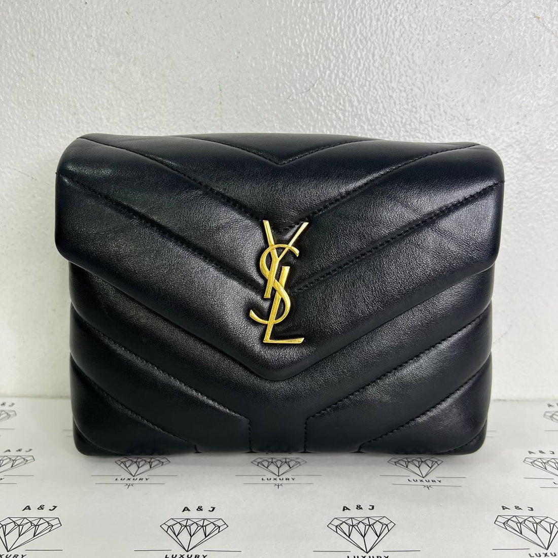 [PRE LOVED] YSL Toy Loulou in Black GHW