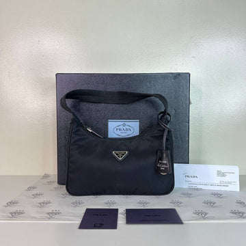 [PRE LOVED] Prada Re-edition 2000 in Black Nylon Material SHW