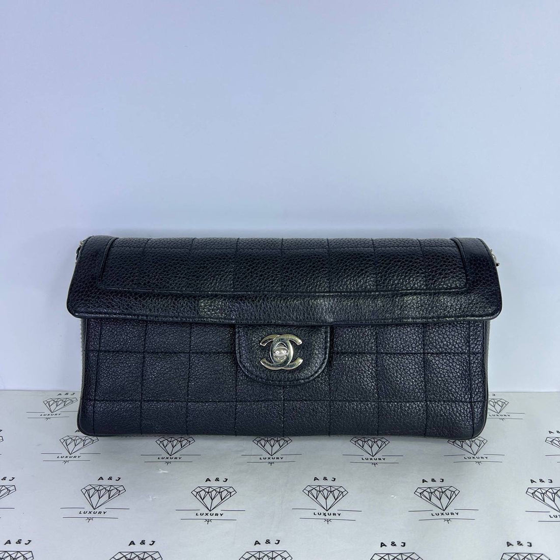 [PRE LOVED] Chanel Chocolate Bar East West in Black Caviar SHW (Series 6)