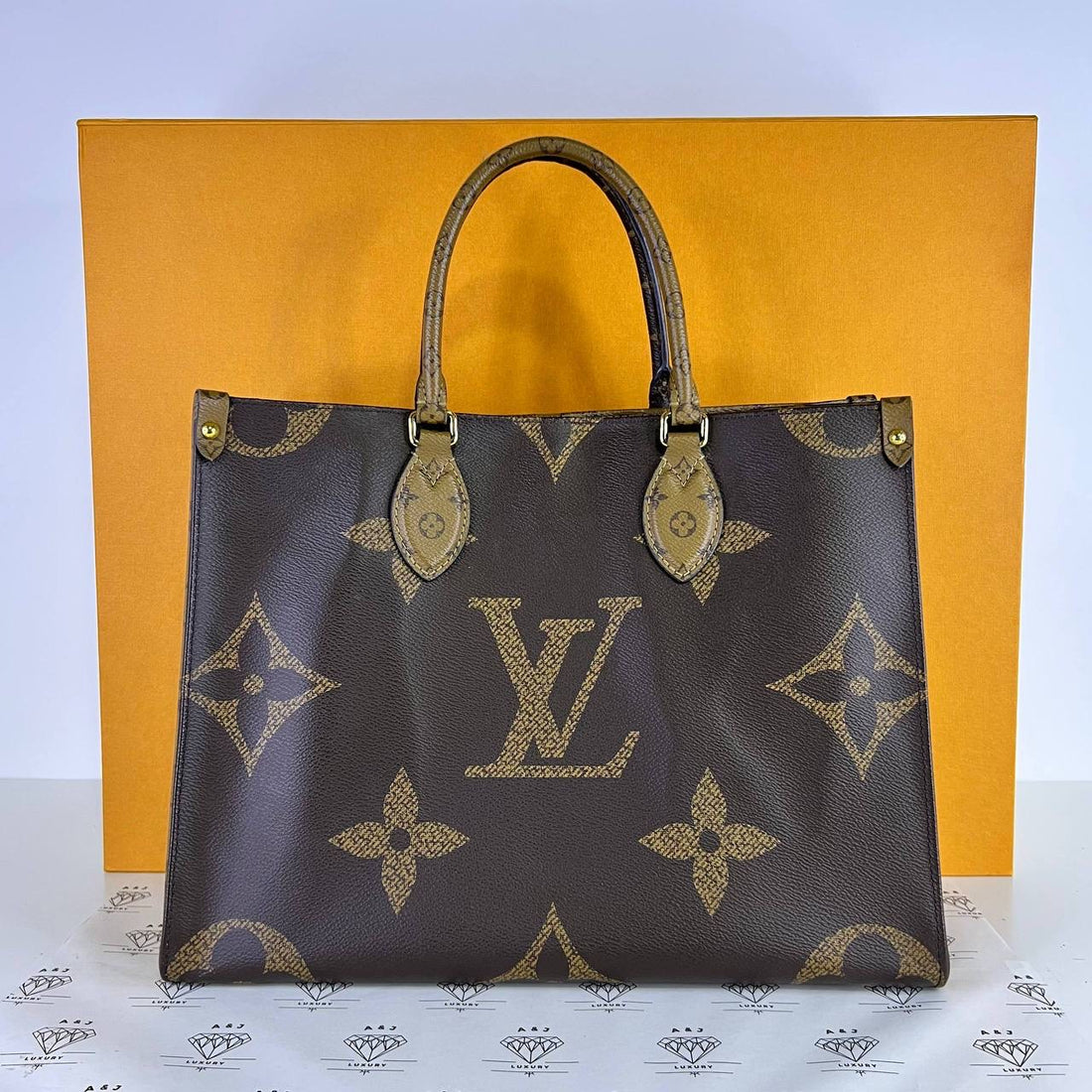 [PRE LOVED] Louis Vuitton OnTheGo MM in Reverse Monogram Canvass (microchipped)