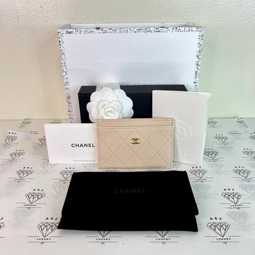 [PRE LOVED] Chanel Seasonal Flat Cardholder in Beige Clair Caviar Leather GHW (microchipped)