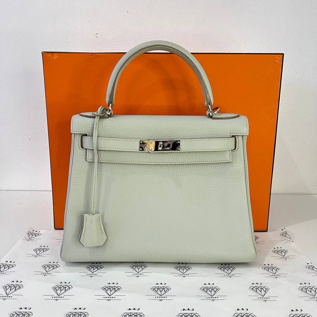 [PRE LOVED] Hermes Kelly 28 in Gris Perle Clemence Leather PHW (Stamp Q Square - 2013)