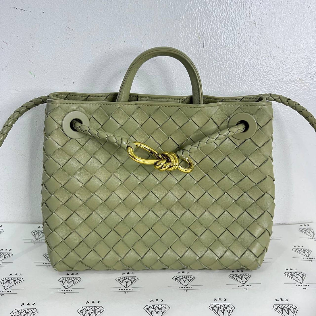 [PRE LOVED] Bottega Veneta Small Andiamo in Travertine GHW