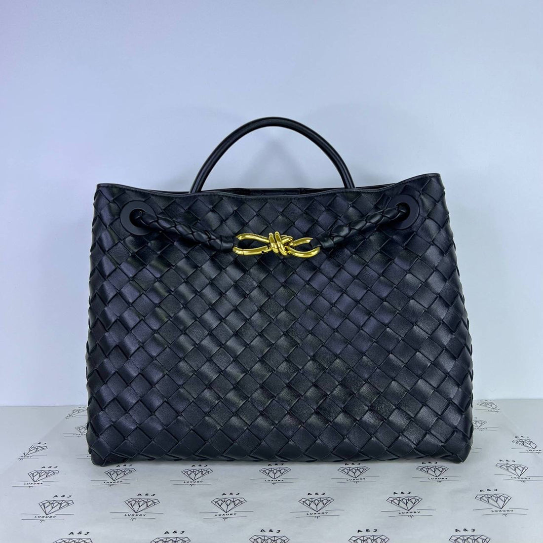 [PRE LOVED] Bottega Veneta Medium Andiamo in Black Intrecciato Leather GHW