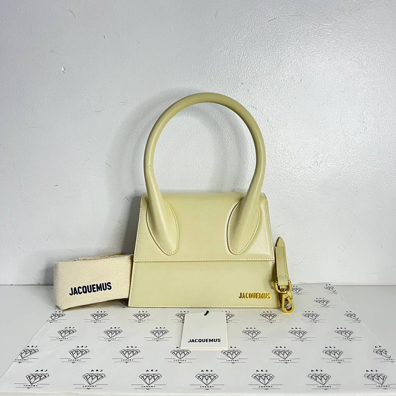 [PRE LOVED] Jacquemus Le Grand Chiquito in Ivory GHW