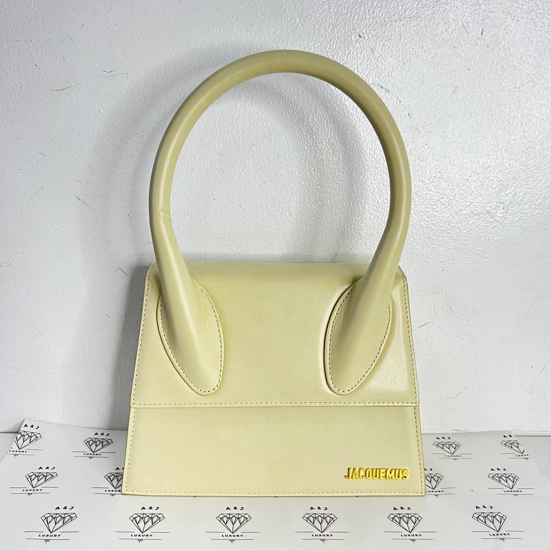 [PRE LOVED] Jacquemus Le Grand Chiquito in Ivory GHW