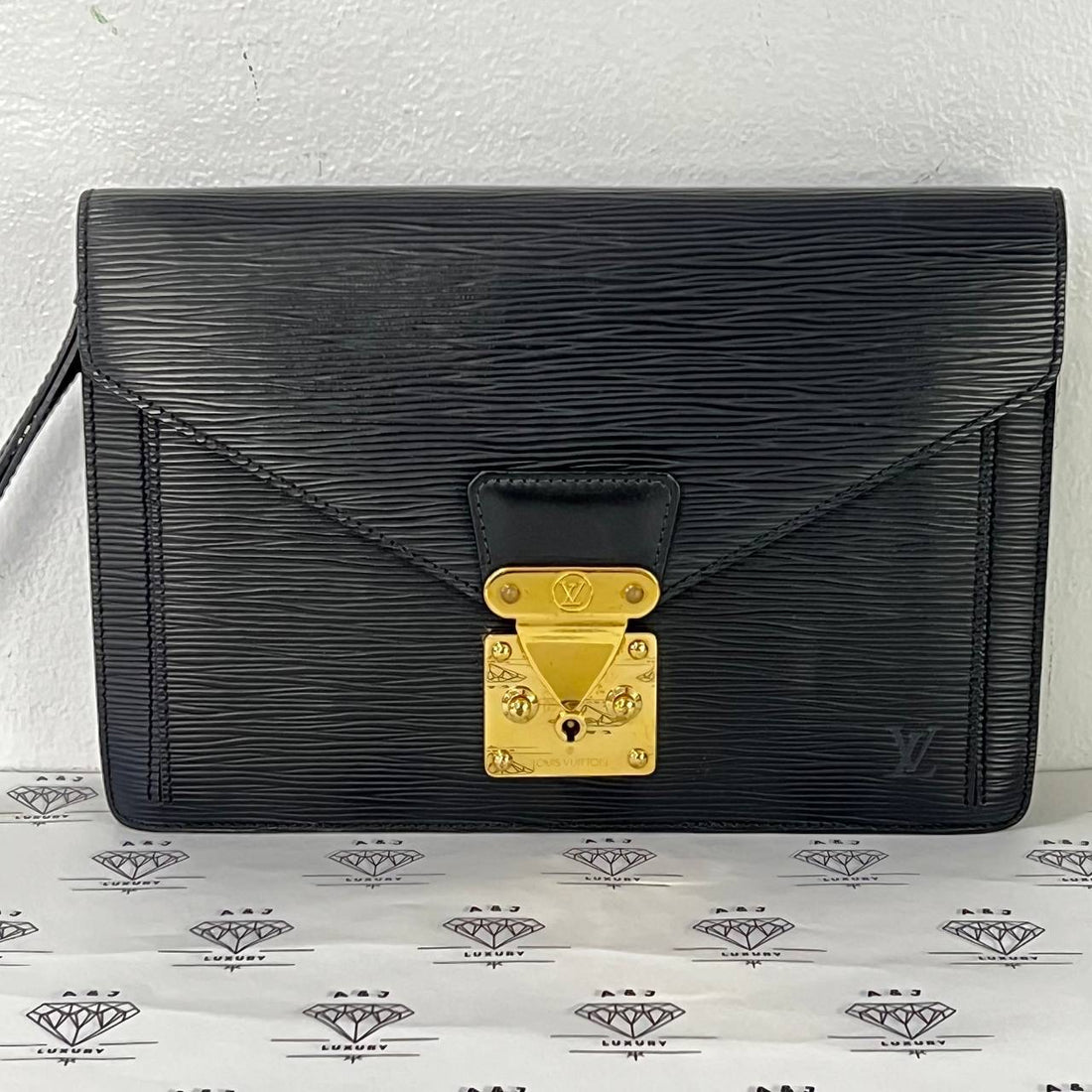 [PRE LOVED] Louis Vuitton Clutch in Black Epi Leather GHW (TH0966)