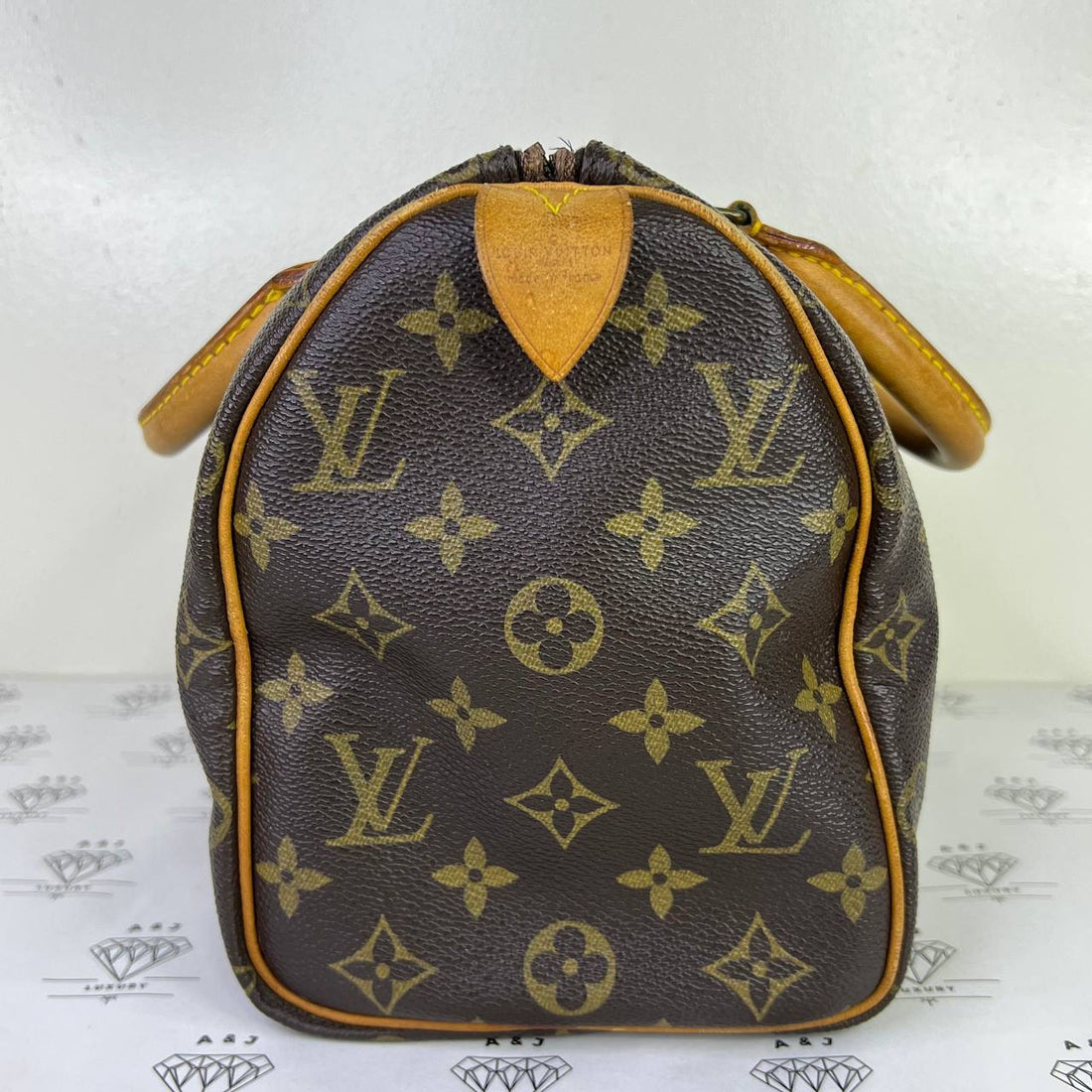 [PRE LOVED] Louis Vuitton Speedy 25 in Monogram Canvass (852)