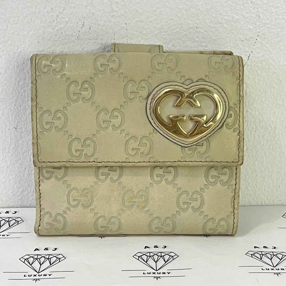 [PRE LOVED] Gucci Heart Logo Bifold Wallet in White GHW