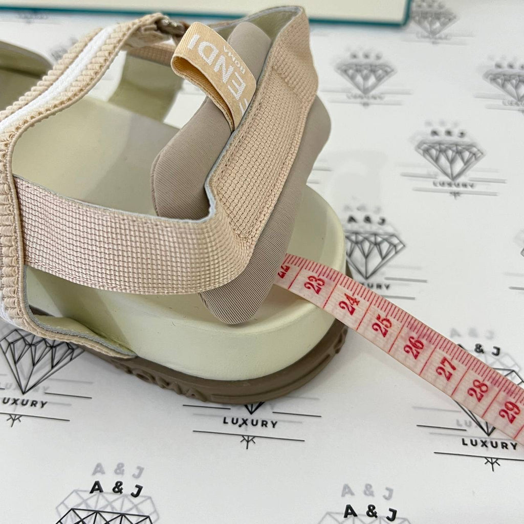 [PRE LOVED] Fendi Kids Sandals Logo Embossed in Size 35