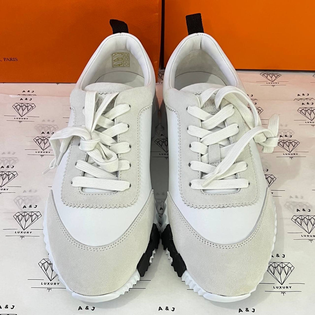 [BRAND NEW] Hermes Bouncing Sneakers in White and Black Size 38.5EU