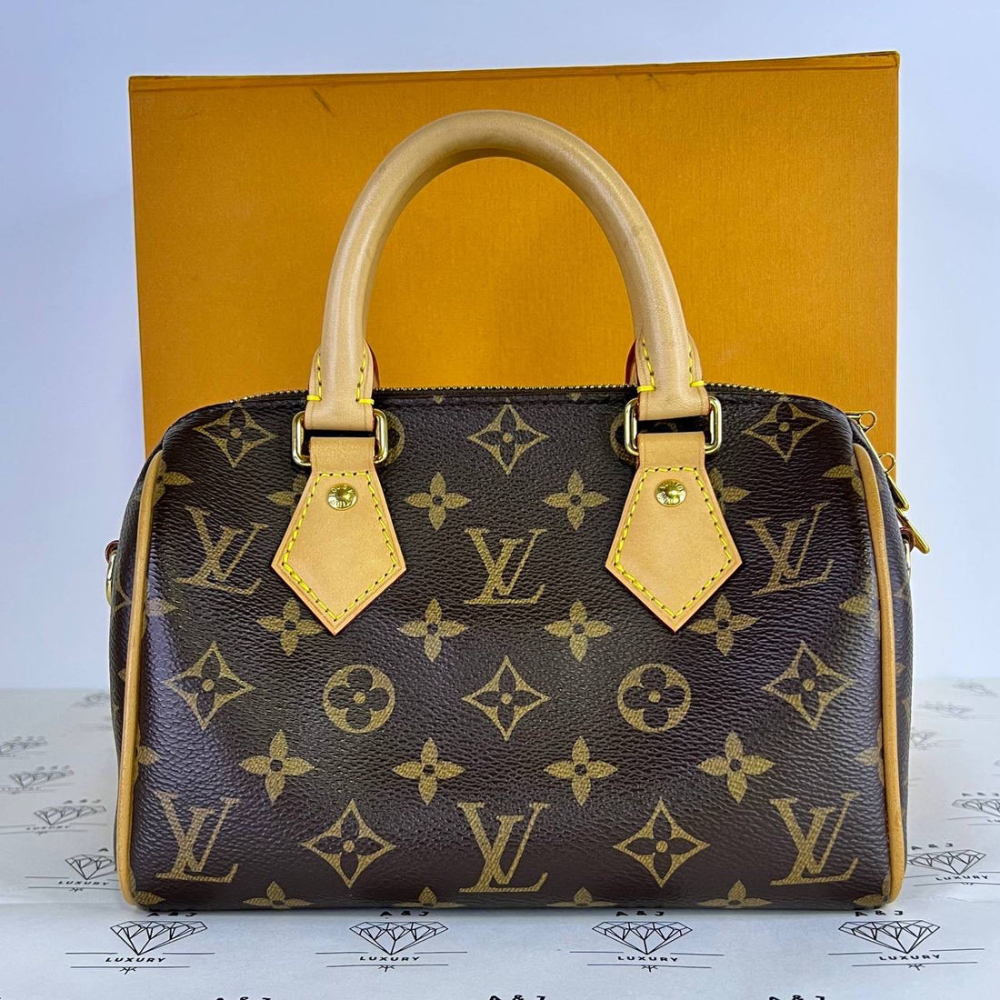 [PRE LOVED] Louis Vuitton Speedy Bandouliere 20 with Vachetta Strap in Monogram Canvass (microchipped)