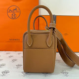 [BRAND NEW] Hermes Mini Lindy 19 in Gold Clemence Leather GHW (Stamp W - 2024)