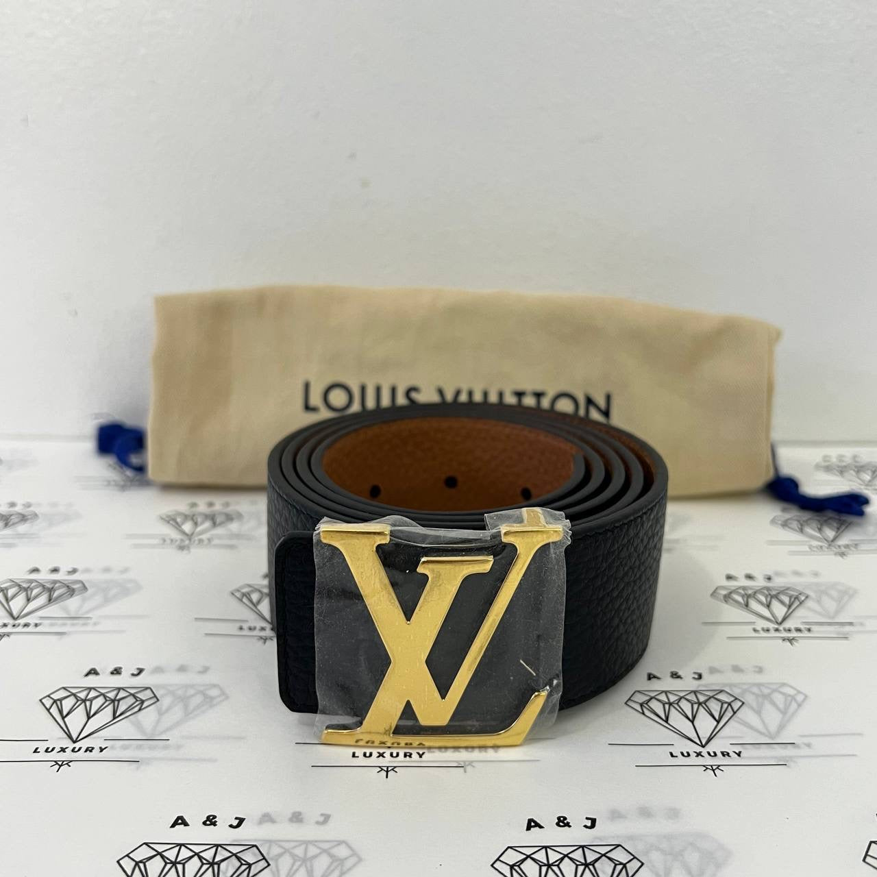 [PRE LOVED] Louis Vuitton Initiales 40MM Reversible Belt in Black/Brown Size 100