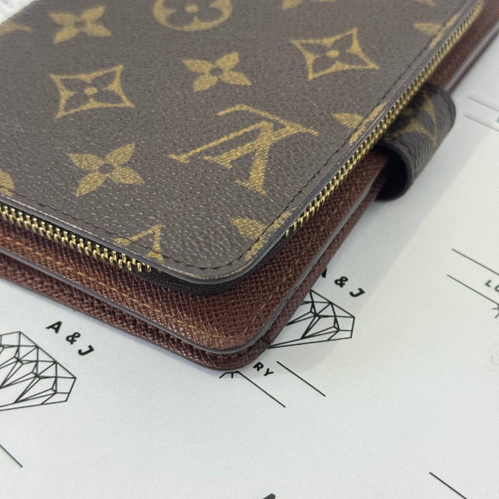 [PRE LOVED] Louis Vuitton Medium Kisslock Wallet in Monogram Canvass (SP1012)