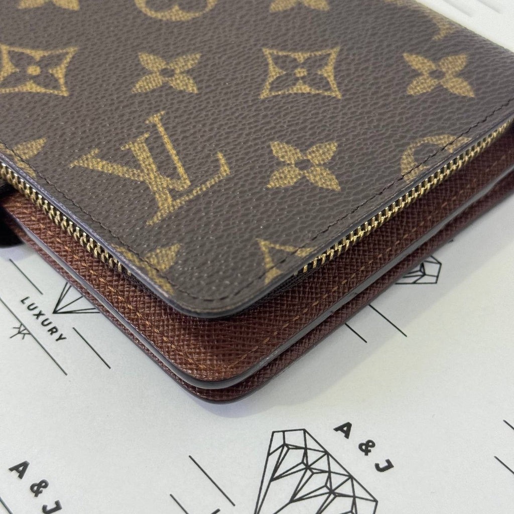 [PRE LOVED] Louis Vuitton Medium Kisslock Wallet in Monogram Canvass (SP1012)
