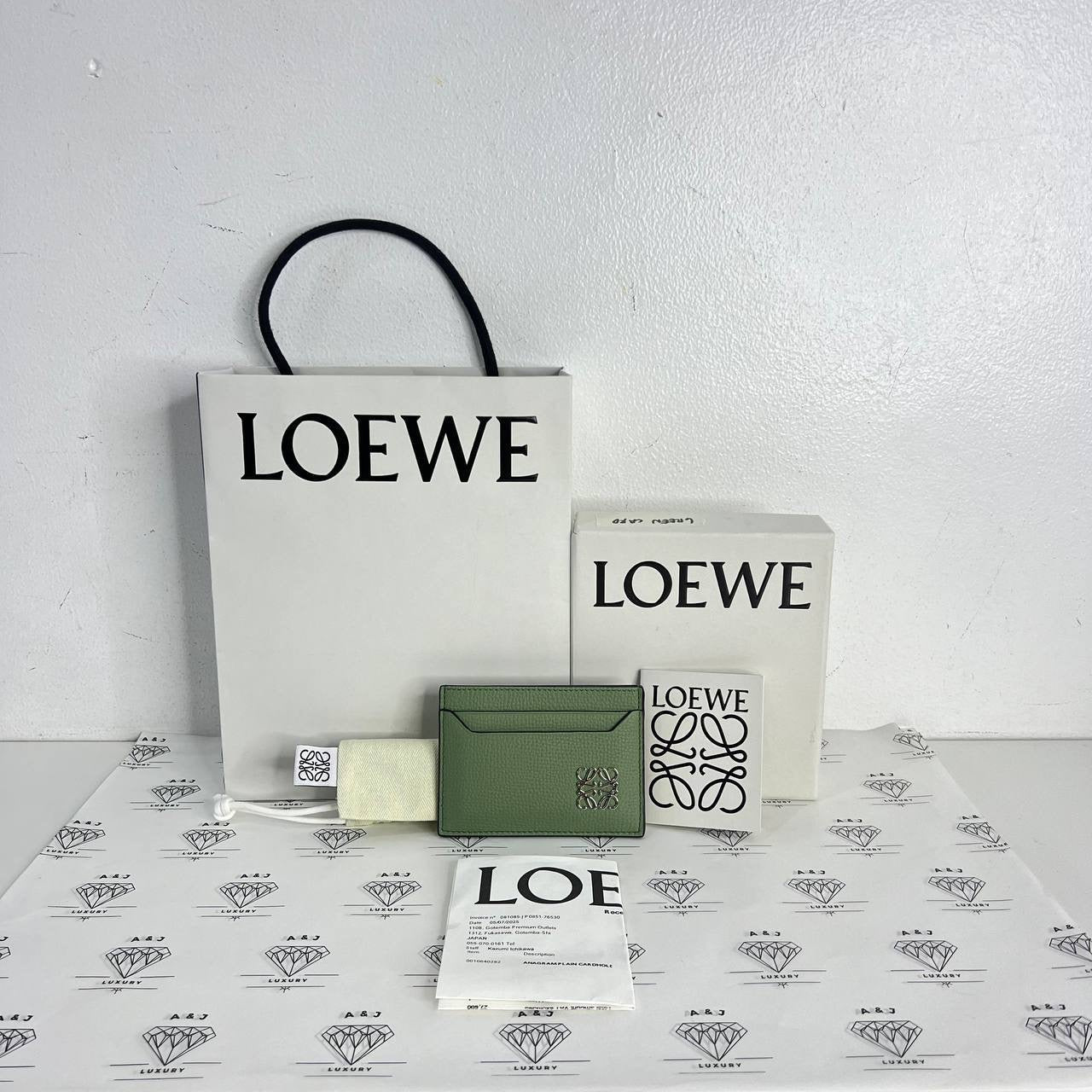[PRE LOVED] Loewe Anagram Plain Cardholder in Green Grained Calfskin SHW