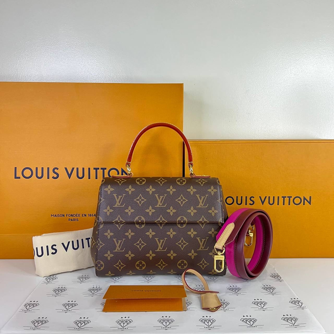 [PRE LOVED] Louis Vuitton Cluny BB in Monogram Canvass (microchipped)