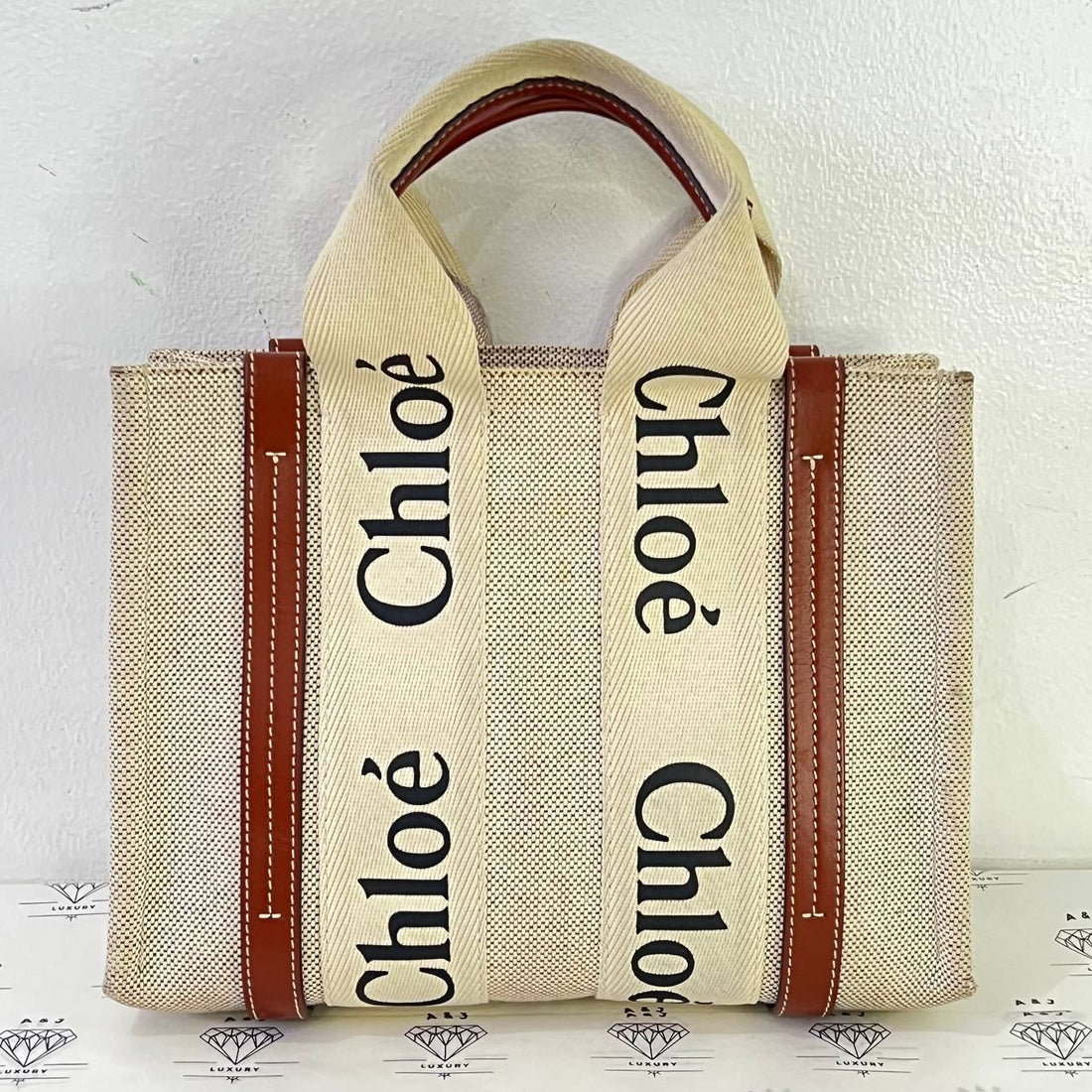 [PRE LOVED] Chloe Small Woody Tote Bag in White & Brown