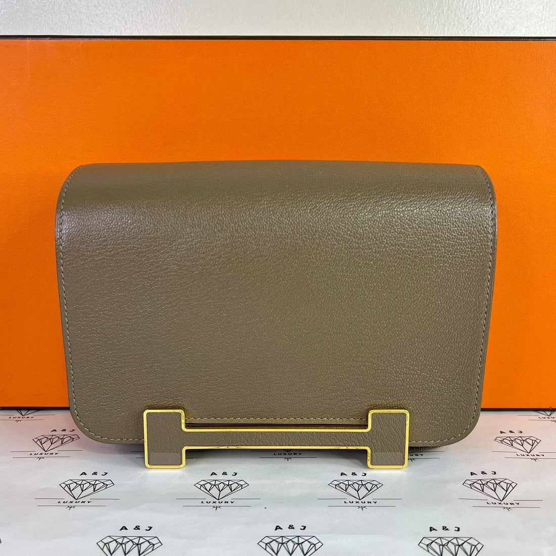 [PRE LOVED] Hermes Geta in Etoupe Chevre Mysore Leather GHW (Stamp B - 2023)
