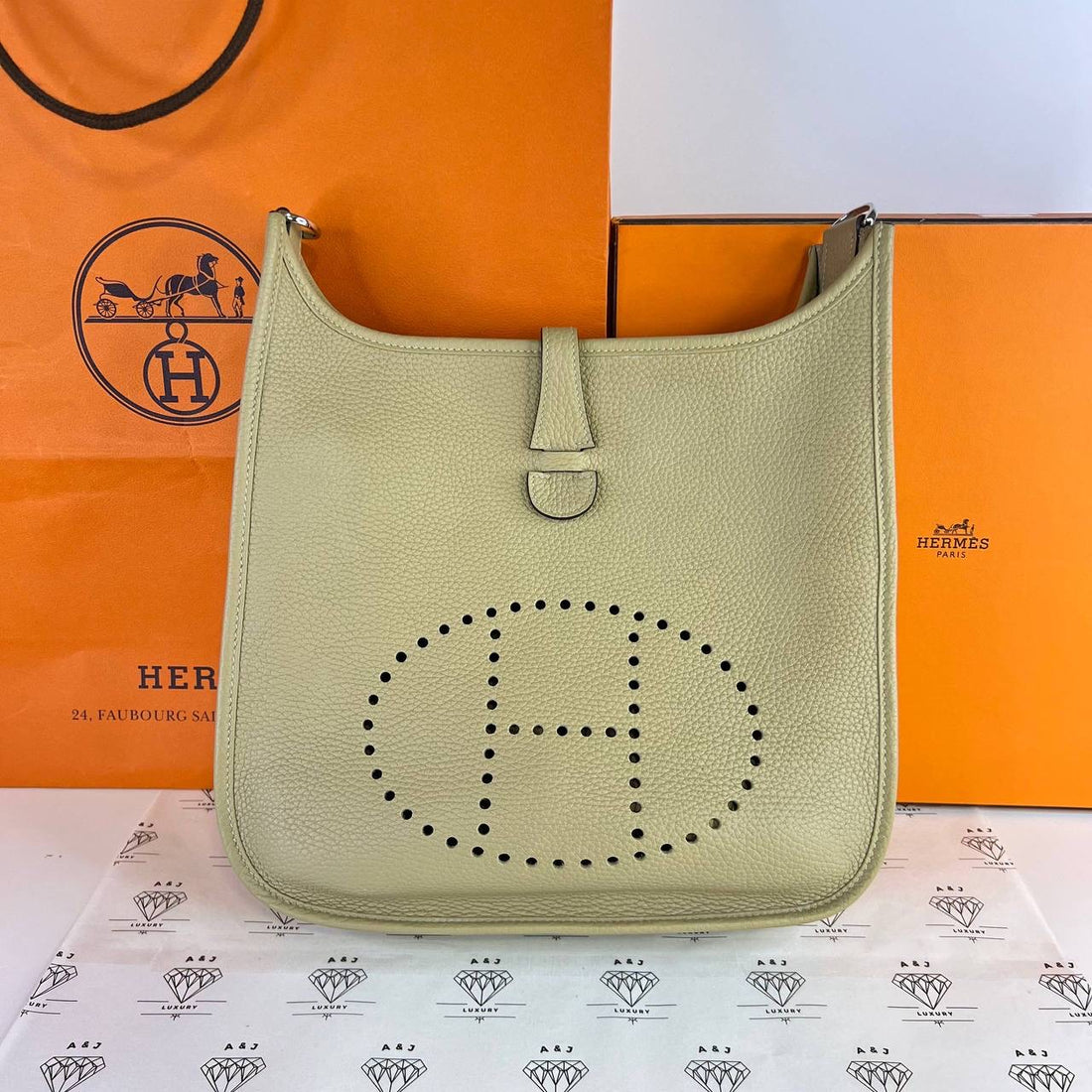[PRE LOVED] Hermes Evelyne PM III 29 in Trench Clemence Leather PHW (Stamp U - 2022)