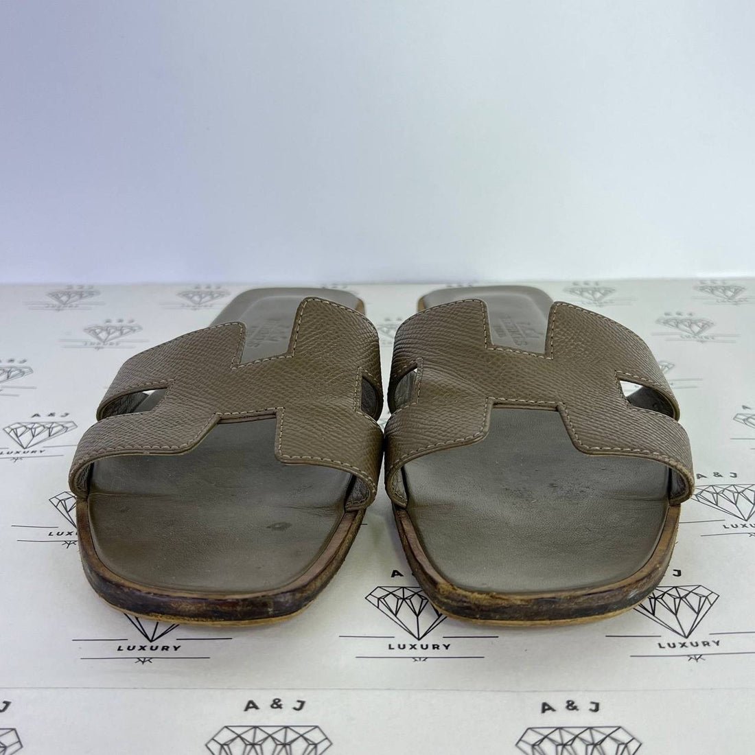 [PRE LOVED] Hermes Oran Sandals in Etoupe Size 36EU