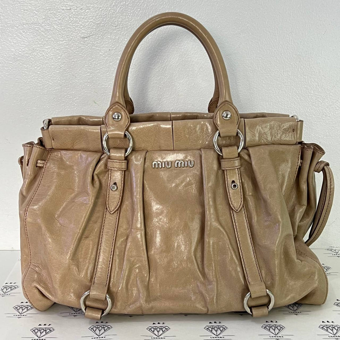 [PRE LOVED] Miu Miu Vitello Bag in Beige SHW