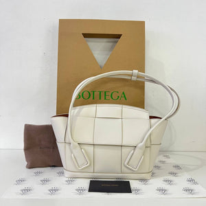 [PRE LOVED] Bottega Veneta Arco Tote in White Intrecciato Leather