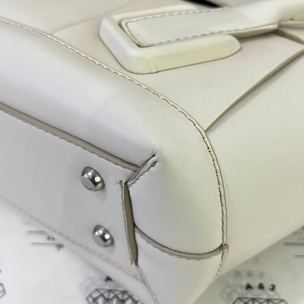 [PRE LOVED] Bottega Veneta Arco Tote in White Intrecciato Leather