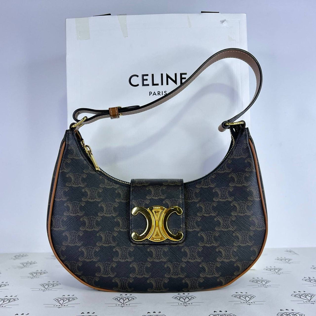 [PRE LOVED] Celine Medium Ava Triomphe in Tan GHW