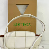 [PRE LOVED] Bottega Veneta Arco Tote in White Intrecciato Leather