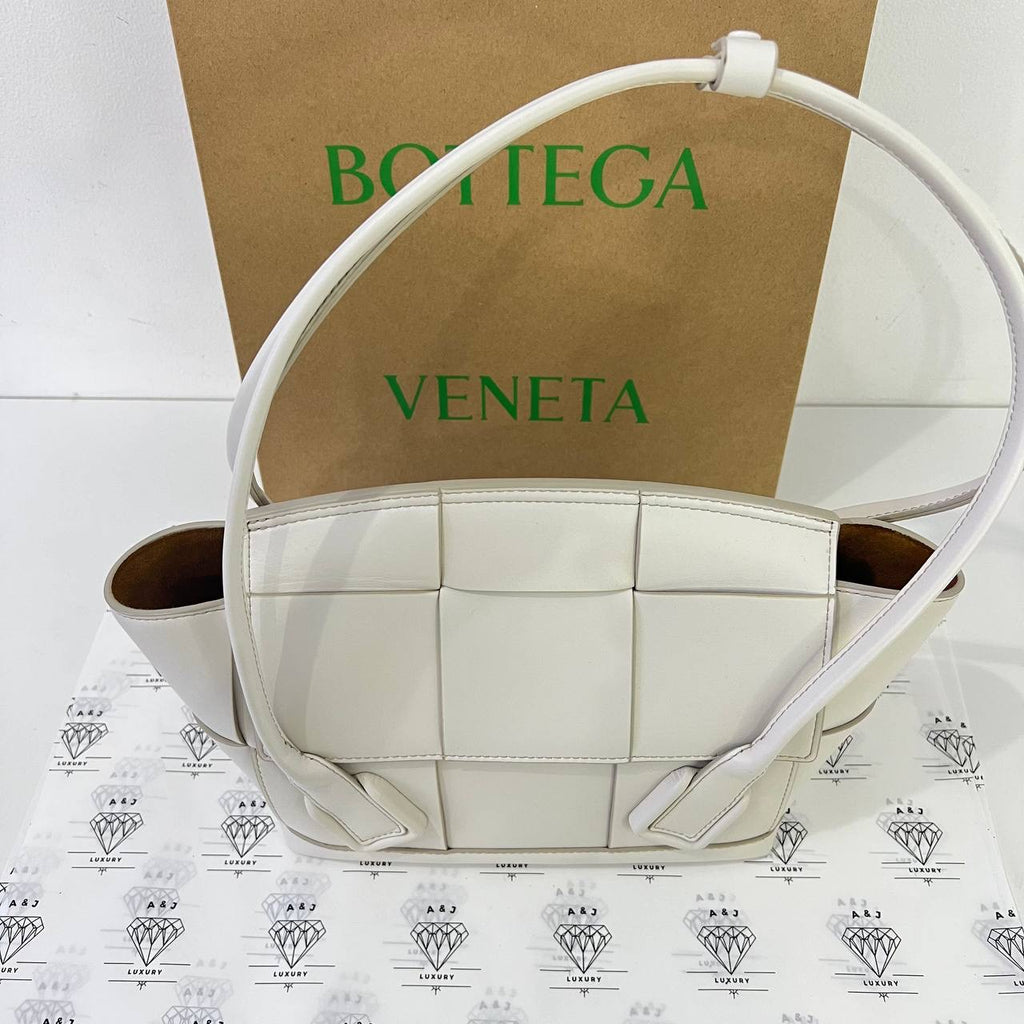 [PRE LOVED] Bottega Veneta Arco Tote in White Intrecciato Leather