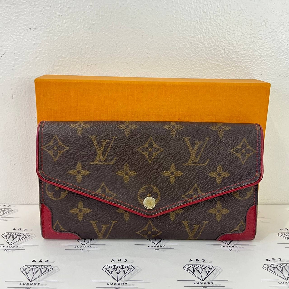 [PRE LOVED] Louis Vuitton Sarah Retiro Wallet in Monogram Canvass Red interior (MI2167)