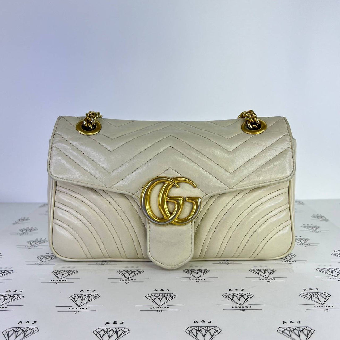 [PRE LOVED] Gucci Small Marmont Flap in White GHW