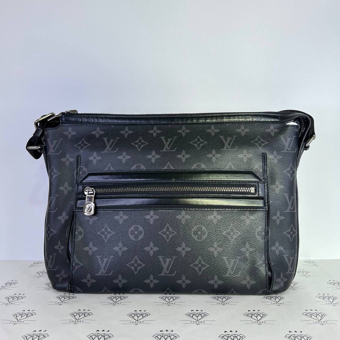 [PRE LOVED] Louis Vuitton Odyssey PM Messenger Bag in Monogram Eclipse (RI1159)